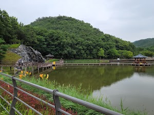 Unamji Waterside Park