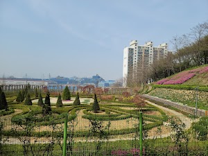 Songhyeon Neighborhood Park