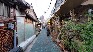 Ikseondong Hanok Village