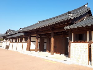 Chojeong Haenggung Palace