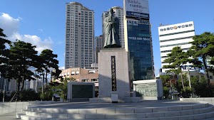 Songsanghyeon Square