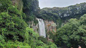 Eongtto Falls