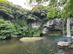 Cheonjiyeon Waterfalls