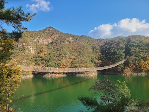 옥순봉 출렁다리