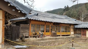 Lee Hyo-seok Culture Village